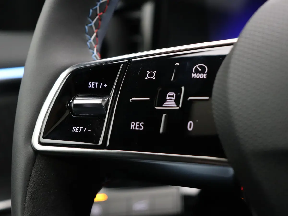 E-Tech full hybrid 200pk esprit Alpine | Vijf jaar garantie | Harman Kardon | Panoramisch dak | Active driver assist |
