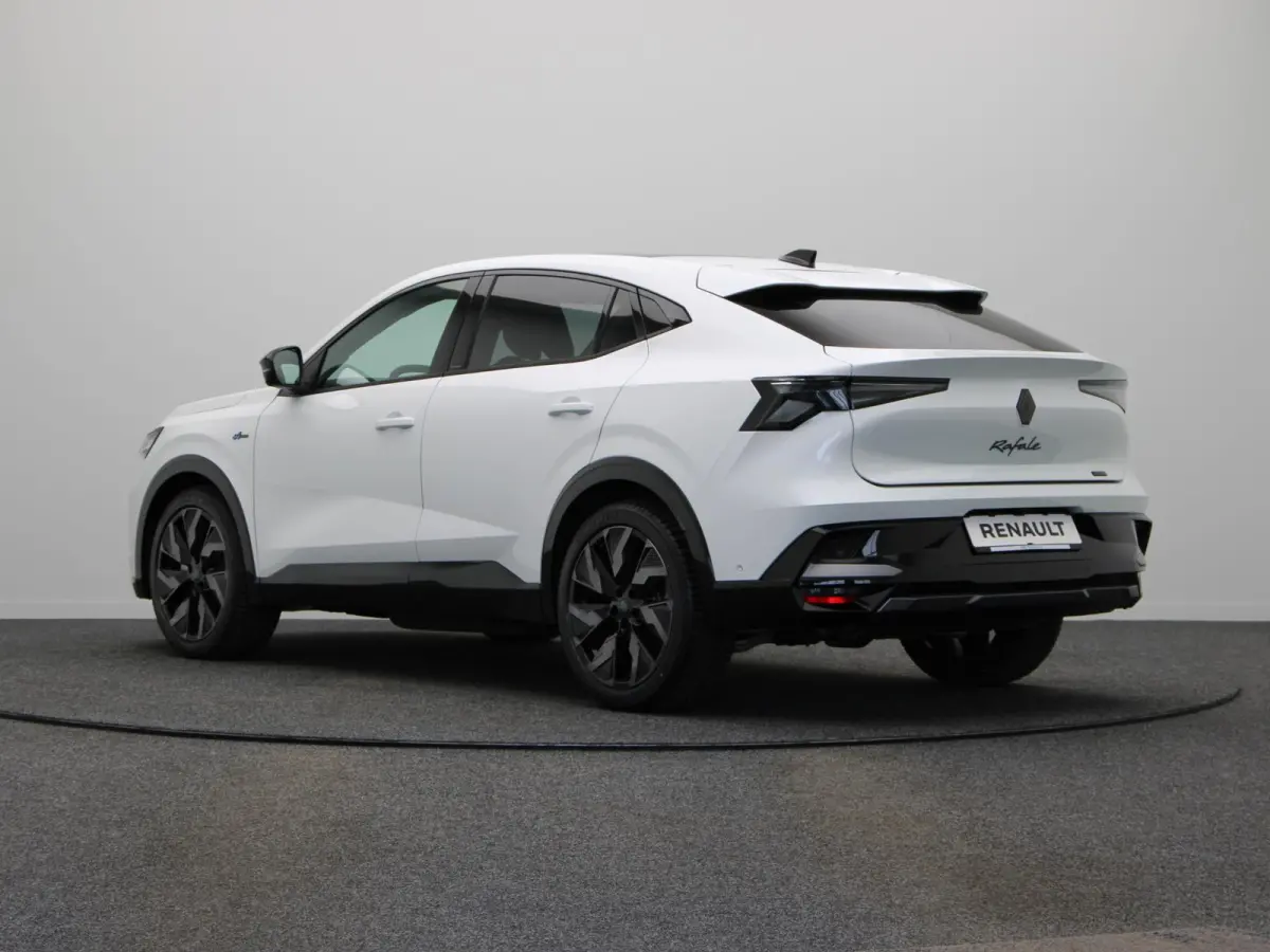 E-Tech full hybrid 200pk esprit Alpine | Vijf jaar garantie | Harman Kardon | Panoramisch dak | Active driver assist |