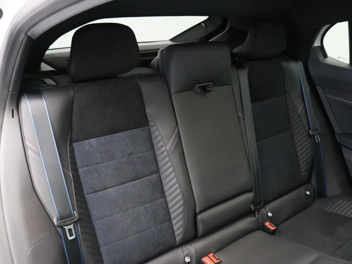 E-Tech full hybrid 200pk esprit Alpine | Vijf jaar garantie | Harman Kardon | Panoramisch dak | Active driver assist |