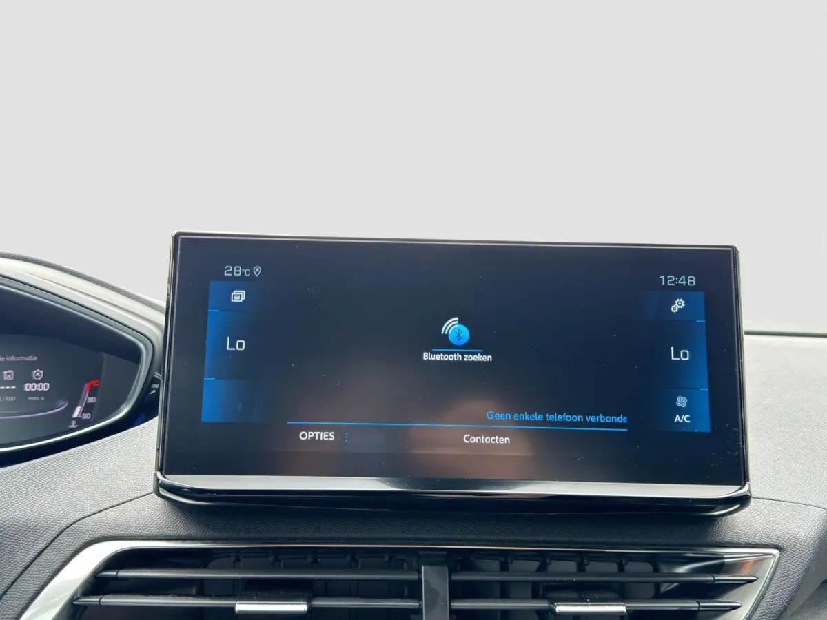 1.2 PureTech GT Black pack | Full map navigatie | Full LED | Keyless | Carplay/android auto | 19 inch lm velgen