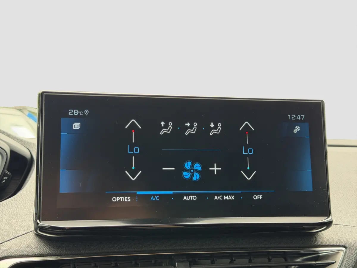 1.2 PureTech GT Black pack | Full map navigatie | Full LED | Keyless | Carplay/android auto | 19 inch lm velgen