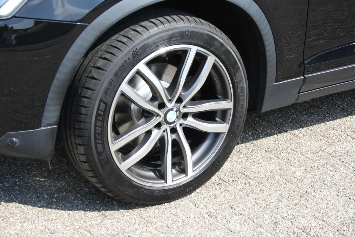 sDrive20i Exe, xenon, sporstoelen, comfort