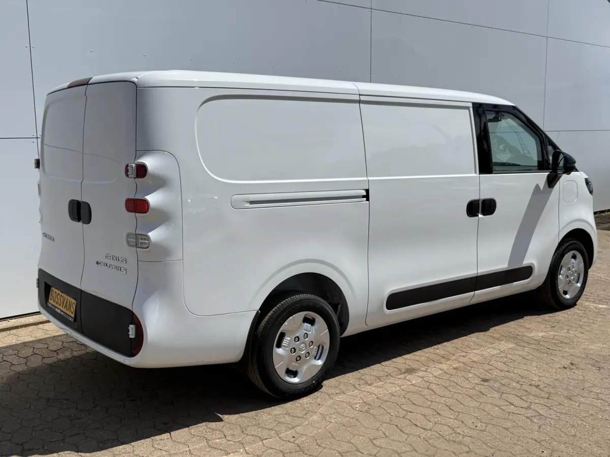 64 kWh 163PK Elektrisch! L1H1 335KM WLTP 360° Camera Dubbele schuifdeuren Snelladen Climate control Cruise control Carplay Laadkabel Parkeersensoren
