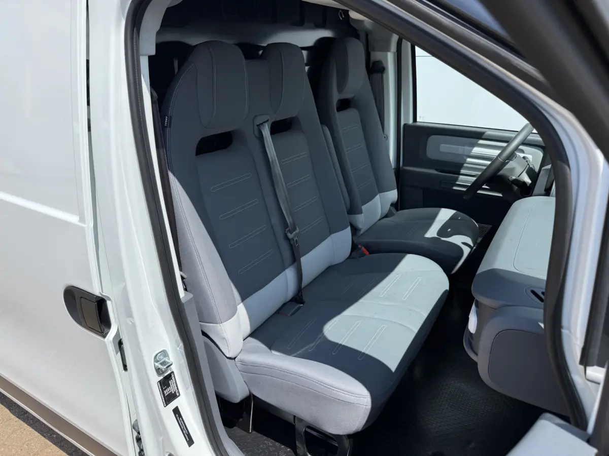 64 kWh 163PK Elektrisch! L1H1 335KM WLTP 360° Camera Dubbele schuifdeuren Snelladen Climate control Cruise control Carplay Laadkabel Parkeersensoren