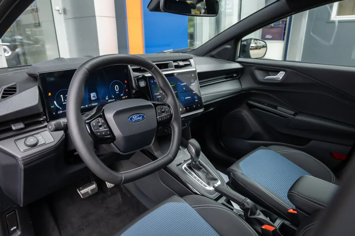 1.0 EcoBoost BlueCruise Edition | Matrix LED | 360 Camera | Sportonderstel | Winterpack | Bang& Olufsen | Adaptive Cruise Control | Apple Carplay/Android Auto | Achterbank in delen neerklapb