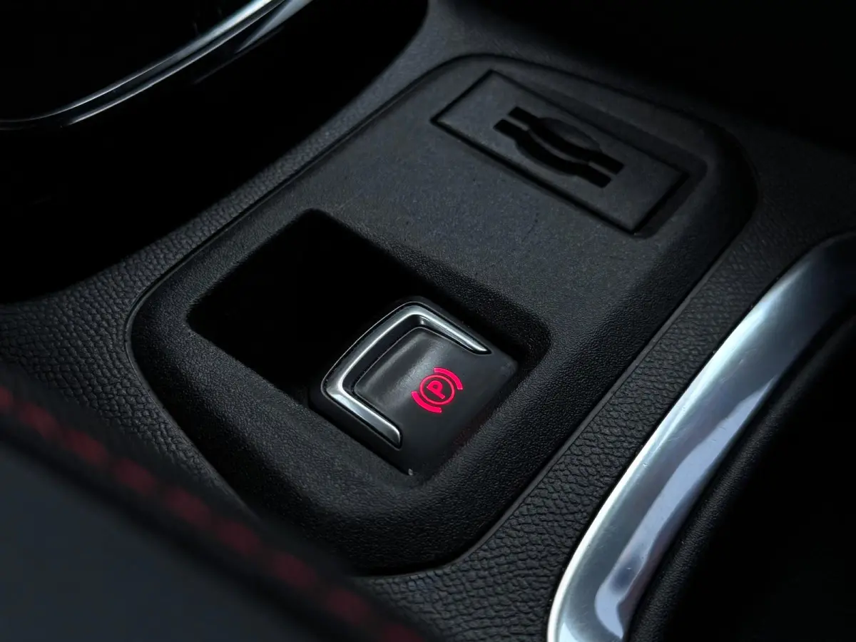 1.2 GS Line | LED | 360 Camera | Parksens | Carplay | Leder | Two Tone | NAP |