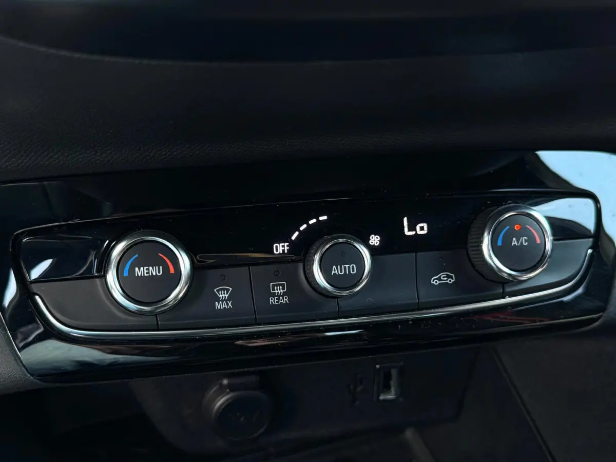 1.2 GS Line | LED | 360 Camera | Parksens | Carplay | Leder | Two Tone | NAP |