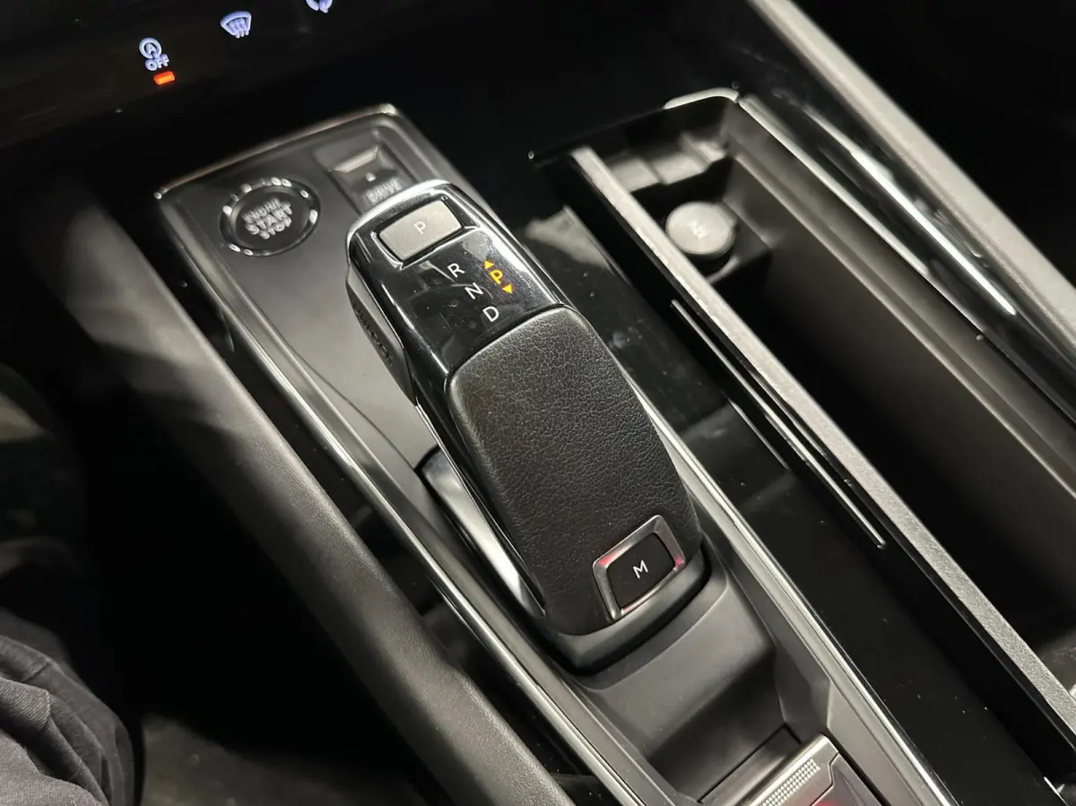 1.2 PureTech Active Pack Business AUTOMAAT TREKHAAK CAMERA CRUISE CARPLAY NAVI ECC.