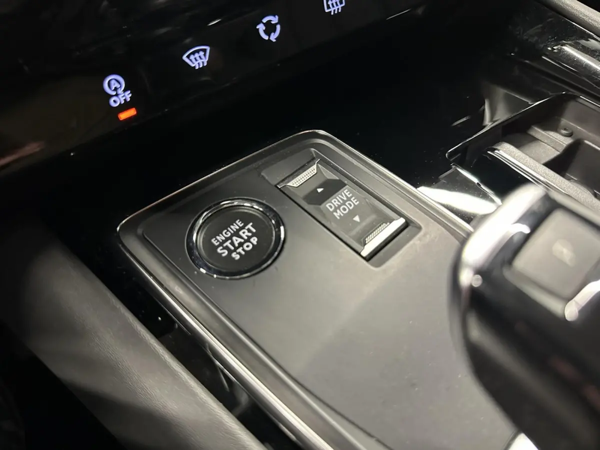 1.2 PureTech Active Pack Business AUTOMAAT TREKHAAK CAMERA CRUISE CARPLAY NAVI ECC.