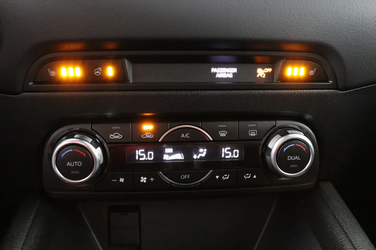 2.0 SkyActiv-G 165 GT-M | Trekhaak | Head-Up Display | 360 Camera | Stoel-/Stuurverwarming | Climate Control | Navigatie | 19 inch velgen