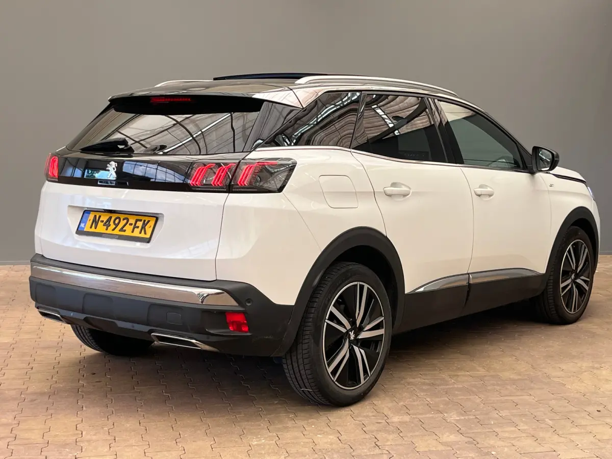 1.2 PureTech Blue Lease GT VOL!! | Panorama Dak | Alcantara stoelen met elek. verstelling en Massage | Stoelverwarming | Elek. Achterklep | Adaptieve Cruise | Carplay | Apple Carplay/Android