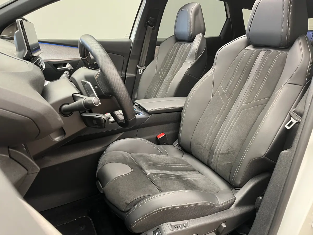 1.2 PureTech Blue Lease GT VOL!! | Panorama Dak | Alcantara stoelen met elek. verstelling en Massage | Stoelverwarming | Elek. Achterklep | Adaptieve Cruise | Carplay | Apple Carplay/Android