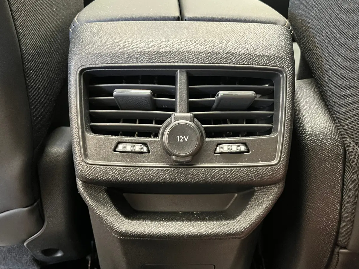 1.2 PureTech Blue Lease GT VOL!! | Panorama Dak | Alcantara stoelen met elek. verstelling en Massage | Stoelverwarming | Elek. Achterklep | Adaptieve Cruise | Carplay | Apple Carplay/Android