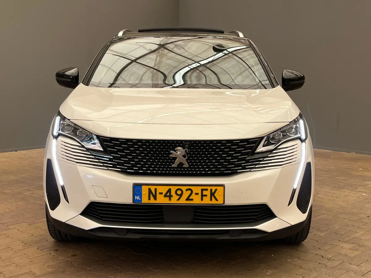 1.2 PureTech Blue Lease GT VOL!! | Panorama Dak | Alcantara stoelen met elek. verstelling en Massage | Stoelverwarming | Elek. Achterklep | Adaptieve Cruise | Carplay | Apple Carplay/Android