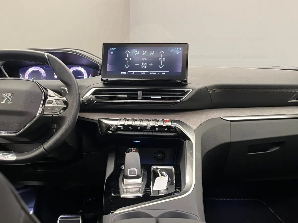 1.2 PureTech Blue Lease GT VOL!! | Panorama Dak | Alcantara stoelen met elek. verstelling en Massage | Stoelverwarming | Elek. Achterklep | Adaptieve Cruise | Carplay | Apple Carplay/Android