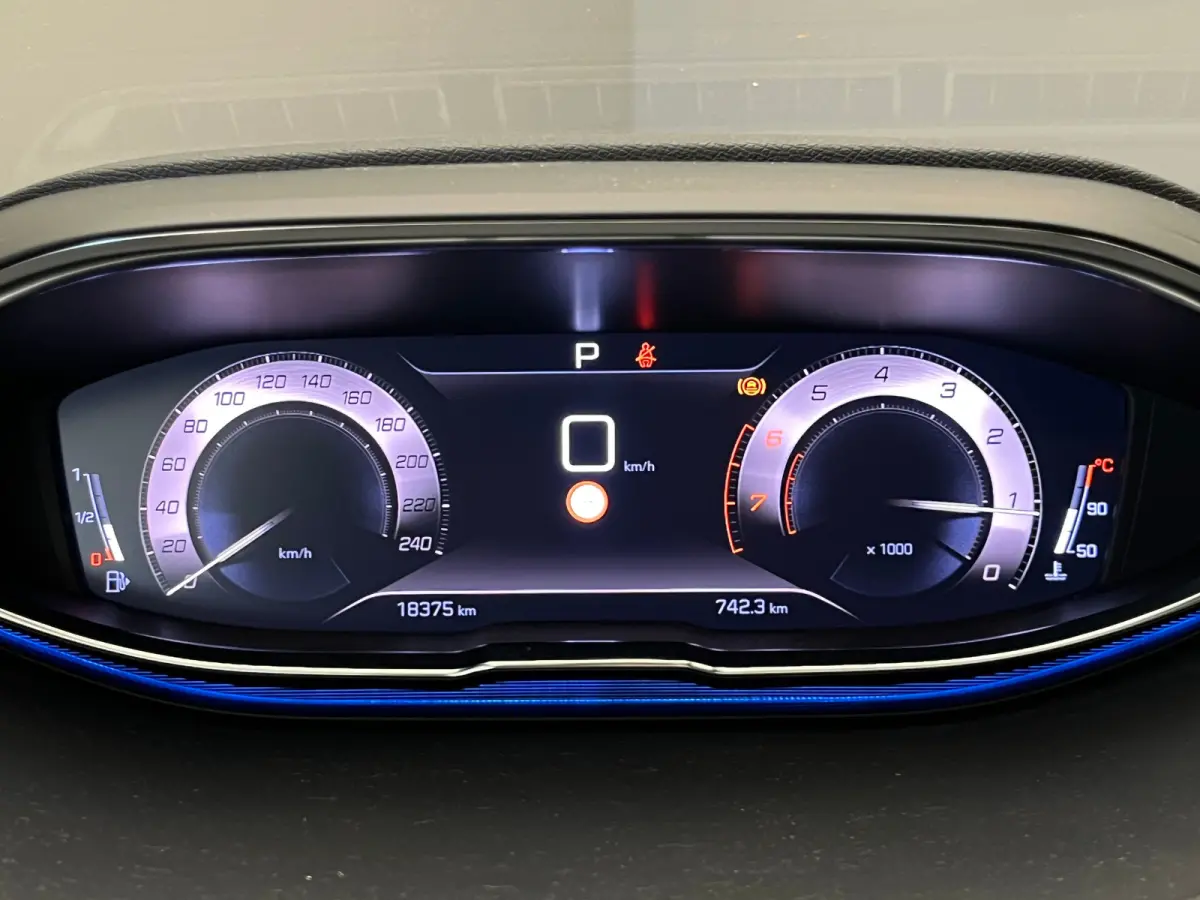 1.2 PureTech Blue Lease GT VOL!! | Panorama Dak | Alcantara stoelen met elek. verstelling en Massage | Stoelverwarming | Elek. Achterklep | Adaptieve Cruise | Carplay | Apple Carplay/Android