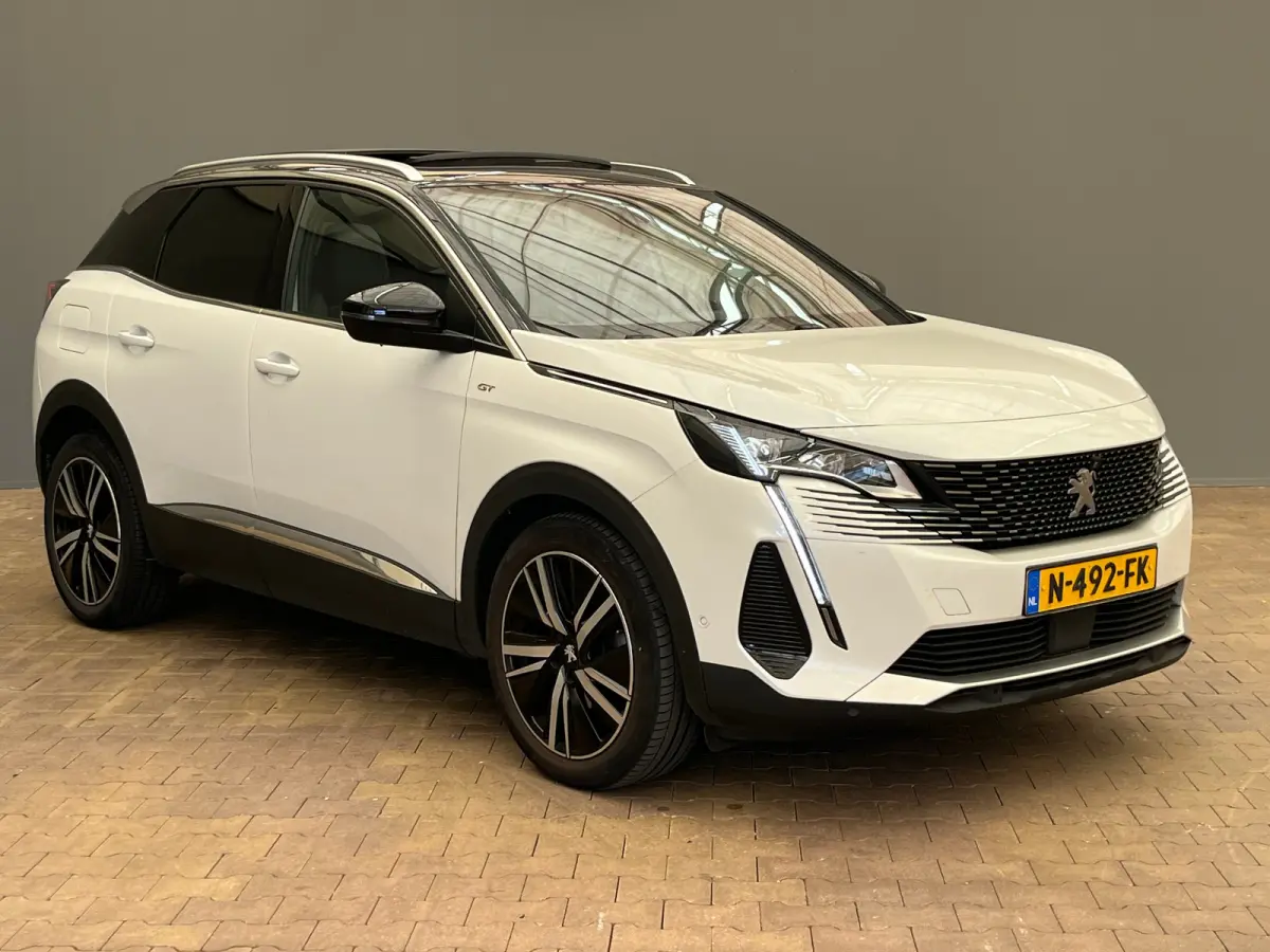 1.2 PureTech Blue Lease GT VOL!! | Panorama Dak | Alcantara stoelen met elek. verstelling en Massage | Stoelverwarming | Elek. Achterklep | Adaptieve Cruise | Carplay | Apple Carplay/Android