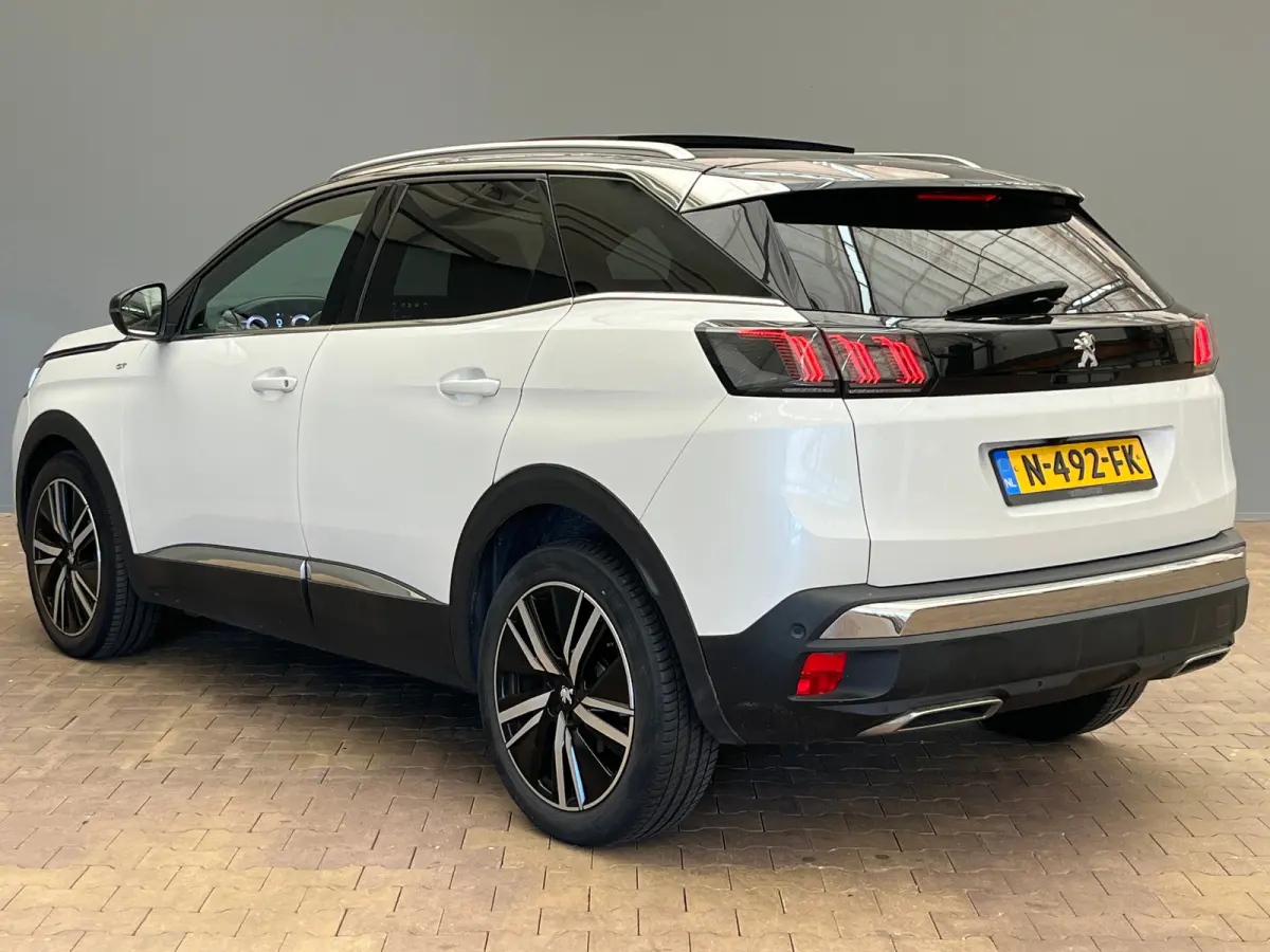 1.2 PureTech Blue Lease GT VOL!! | Panorama Dak | Alcantara stoelen met elek. verstelling en Massage | Stoelverwarming | Elek. Achterklep | Adaptieve Cruise | Carplay | Apple Carplay/Android