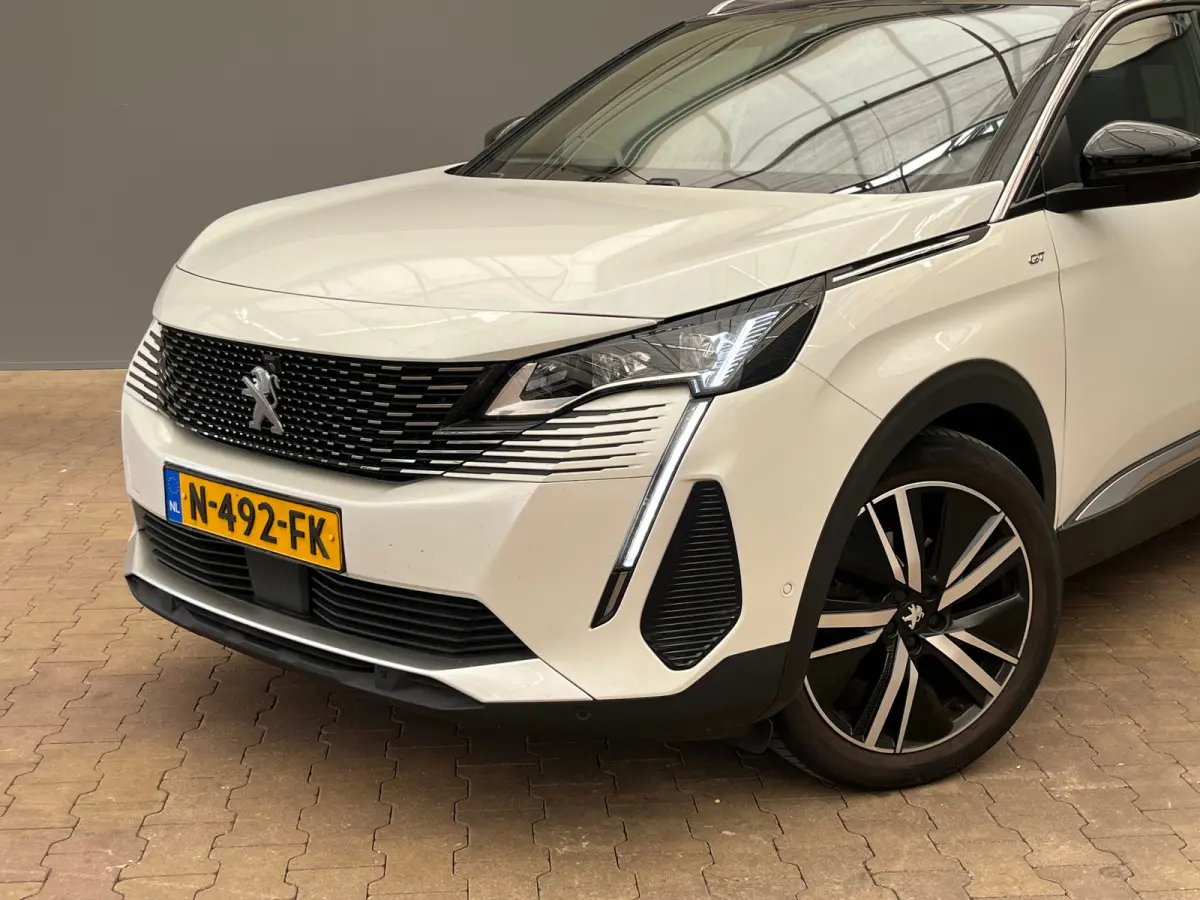 1.2 PureTech Blue Lease GT VOL!! | Panorama Dak | Alcantara stoelen met elek. verstelling en Massage | Stoelverwarming | Elek. Achterklep | Adaptieve Cruise | Carplay | Apple Carplay/Android
