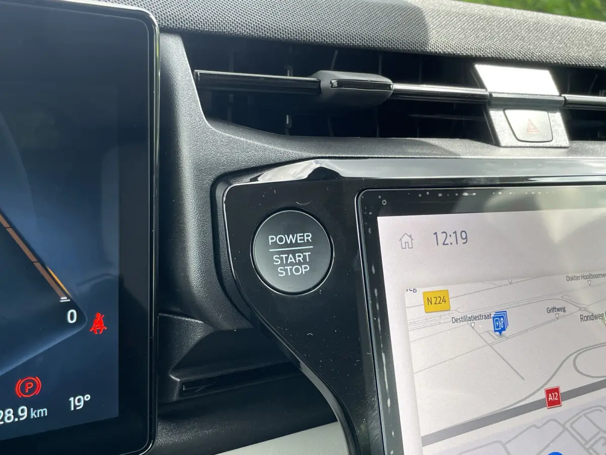 44KW | Winterpack | Cruise Control | Camera | CarPlay | Navi |