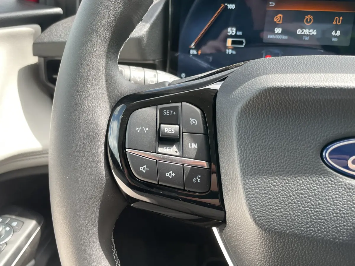 44KW | Winterpack | Cruise Control | Camera | CarPlay | Navi |