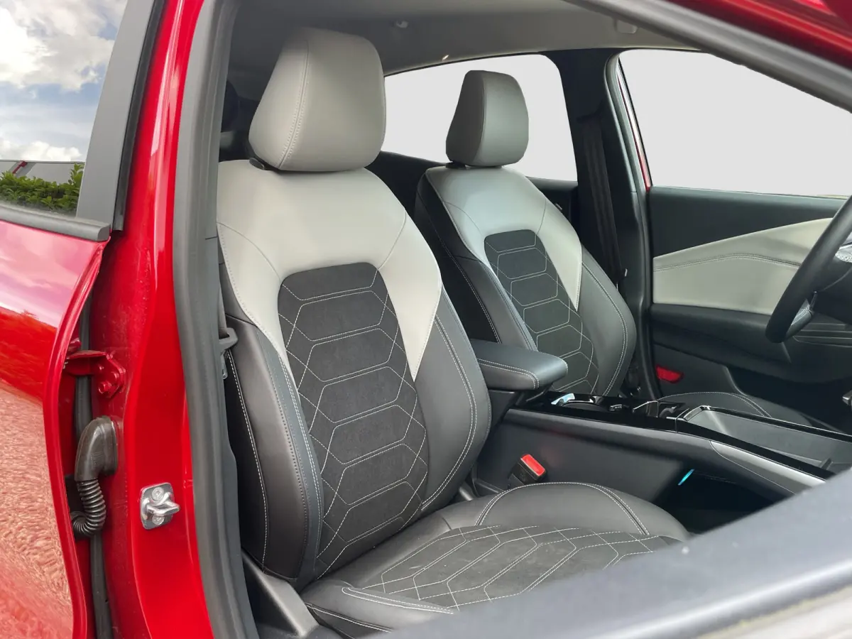 44KW | Winterpack | Cruise Control | Camera | CarPlay | Navi |