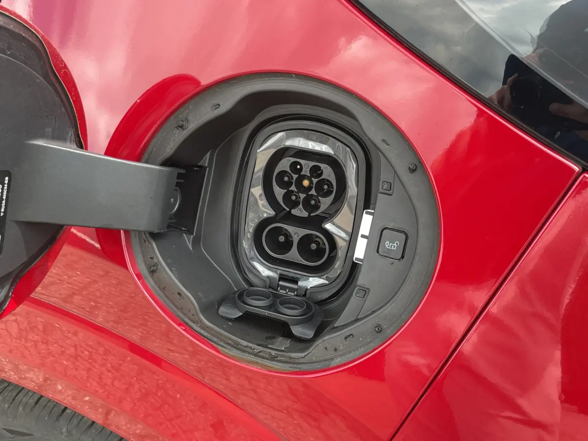 44KW | Winterpack | Cruise Control | Camera | CarPlay | Navi |