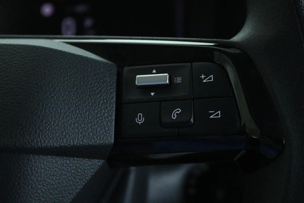 2.0 Diesel 145 S&S L3 AUTOMAAT | Cruise Control | Betimmering | Camera | Carplay | 3-zits | Airco | Sensoren |