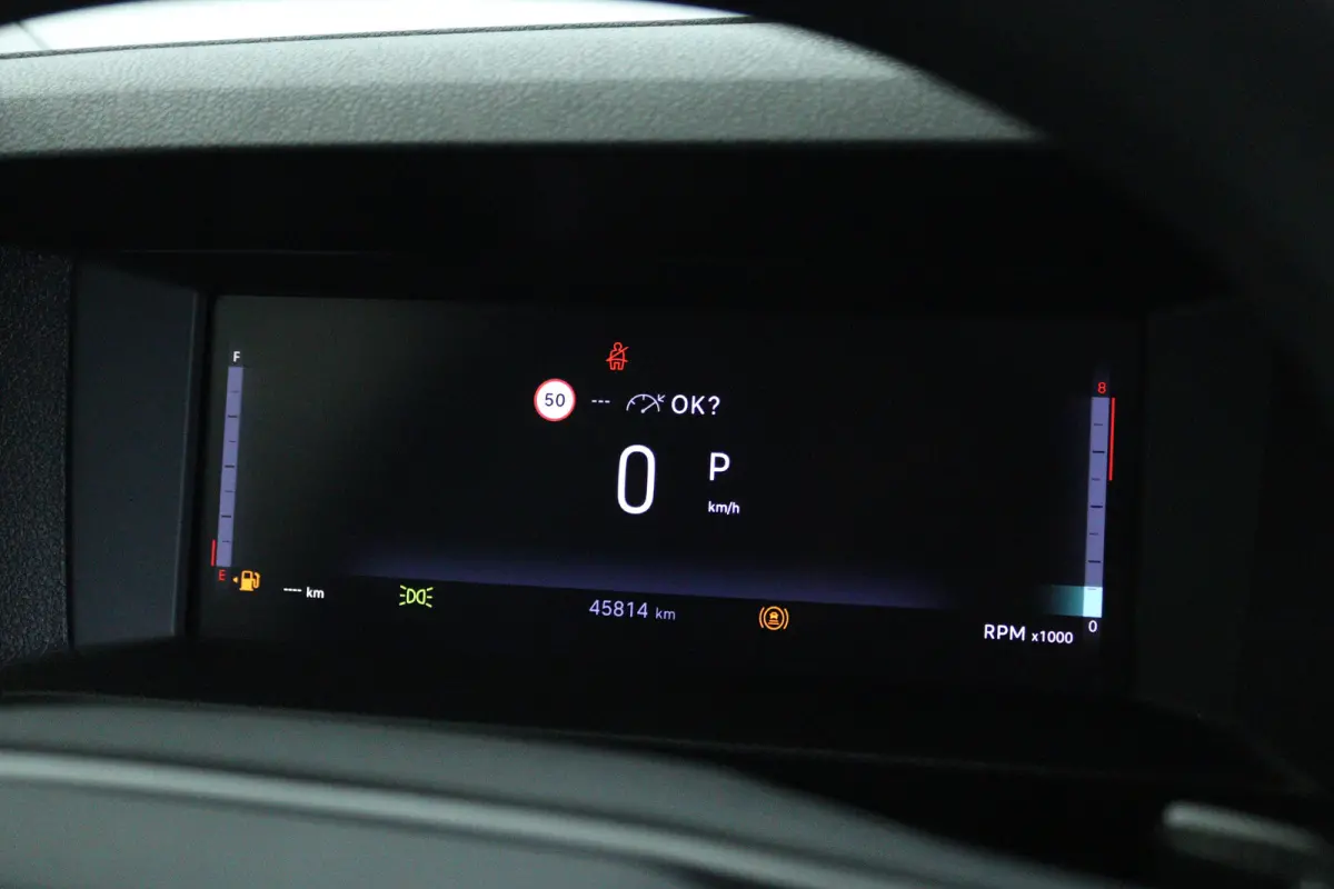 2.0 Diesel 145 S&S L3 AUTOMAAT | Cruise Control | Betimmering | Camera | Carplay | 3-zits | Airco | Sensoren |