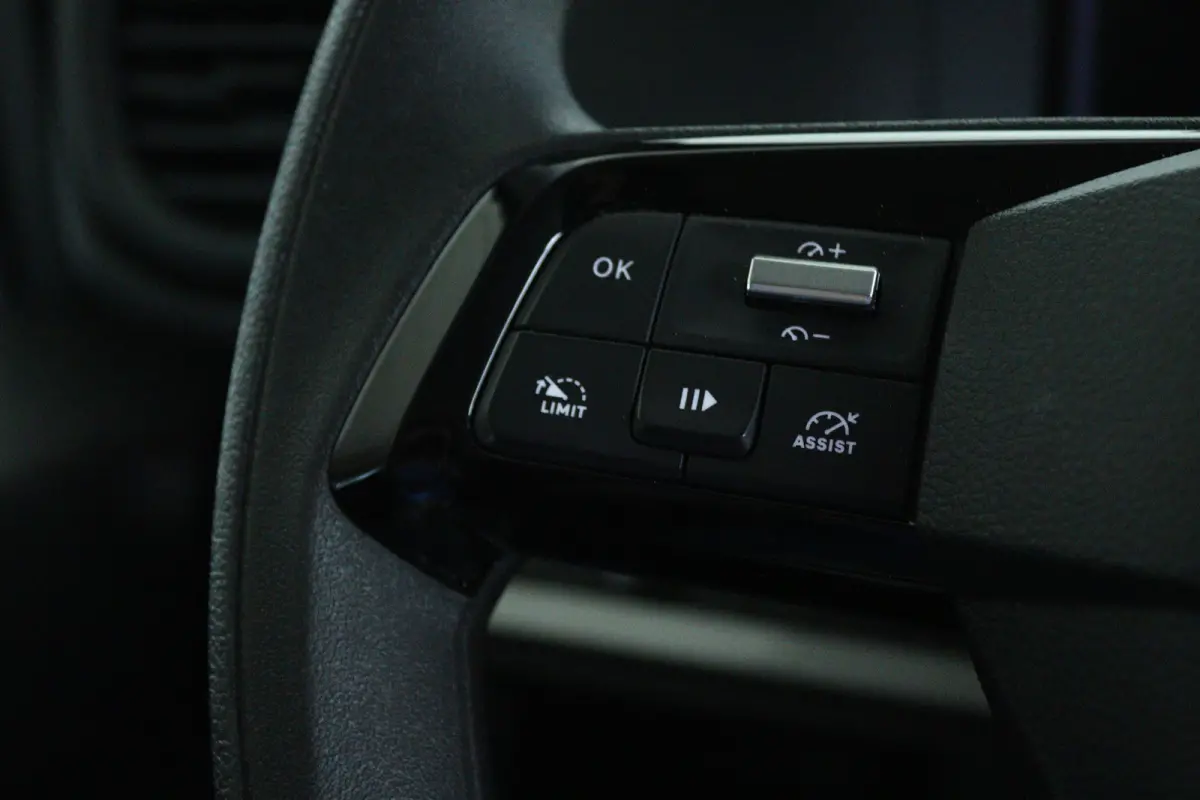 2.0 Diesel 145 S&S L3 AUTOMAAT | Cruise Control | Betimmering | Camera | Carplay | 3-zits | Airco | Sensoren |