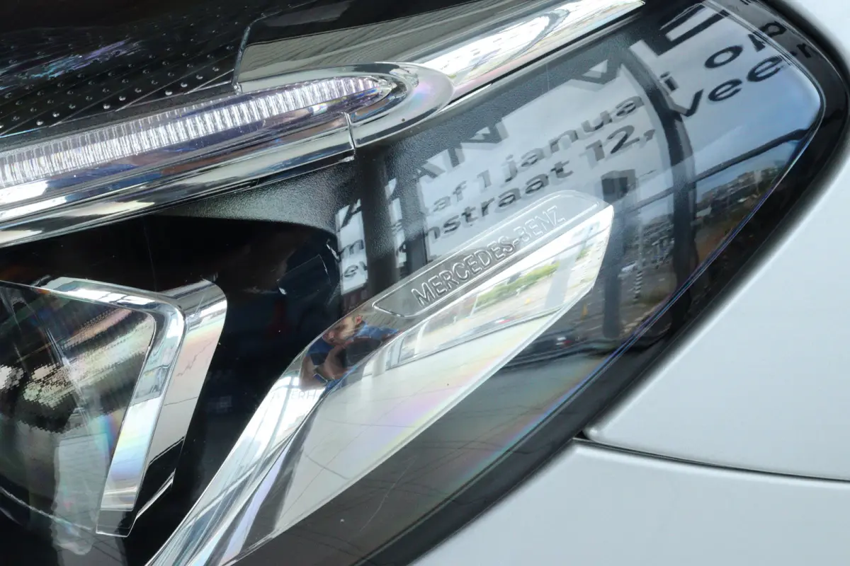 180 Ambition | Cruise Control | Navigatie | LED | Airco | Sensoren V/A | LMV |