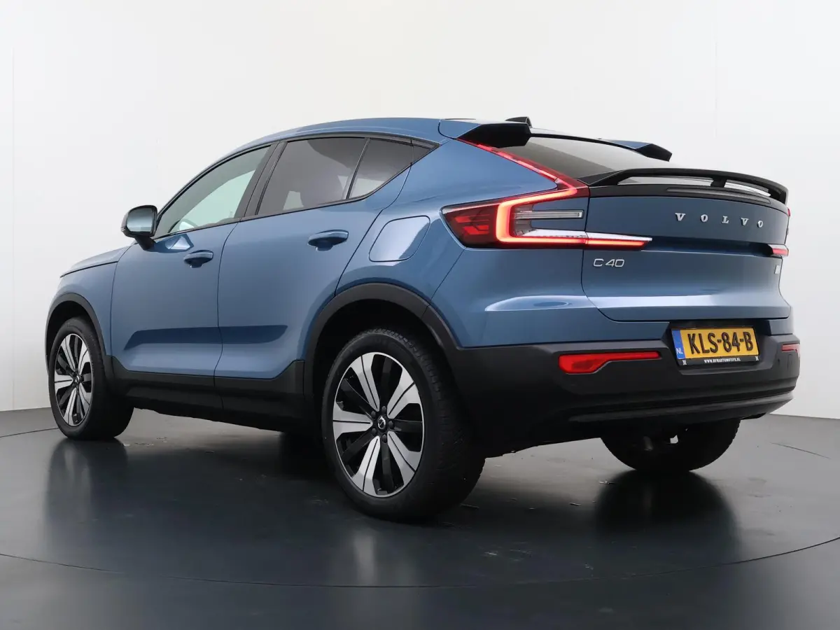 Recharge Core 69 kWh SOH 93%|VOLVO DEALER ONDERHOUDEN| ACHTERUITRIJCAMERA| PANORAMADAK| STOEL + STUURVERWARMING| RIJKLAARPRIJS INCL. 12 MAANDEN BOVAG GARANTIE|