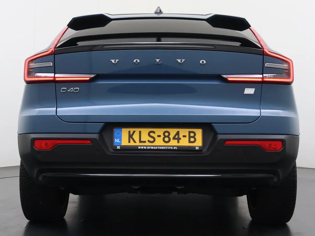 Recharge Core 69 kWh SOH 93%|VOLVO DEALER ONDERHOUDEN| ACHTERUITRIJCAMERA| PANORAMADAK| STOEL + STUURVERWARMING| RIJKLAARPRIJS INCL. 12 MAANDEN BOVAG GARANTIE|