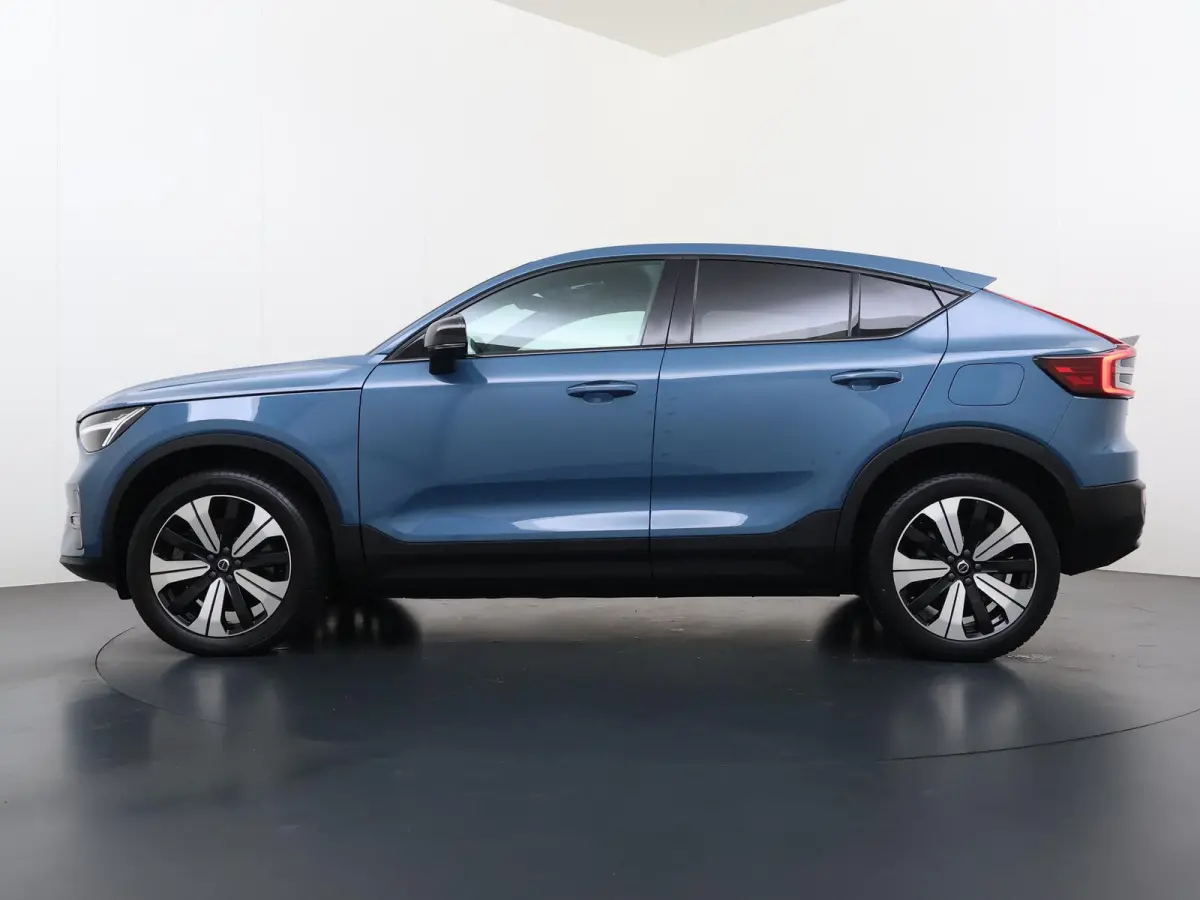 Recharge Core 69 kWh SOH 93%|VOLVO DEALER ONDERHOUDEN| ACHTERUITRIJCAMERA| PANORAMADAK| STOEL + STUURVERWARMING| RIJKLAARPRIJS INCL. 12 MAANDEN BOVAG GARANTIE|