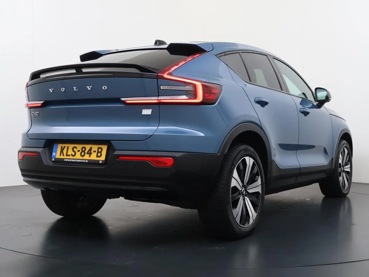 Recharge Core 69 kWh SOH 93%|VOLVO DEALER ONDERHOUDEN| ACHTERUITRIJCAMERA| PANORAMADAK| STOEL + STUURVERWARMING| RIJKLAARPRIJS INCL. 12 MAANDEN BOVAG GARANTIE|