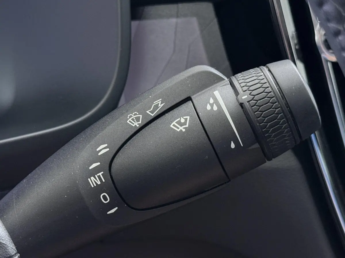 Recharge Core 69 kWh SOH 93%|VOLVO DEALER ONDERHOUDEN| ACHTERUITRIJCAMERA| PANORAMADAK| STOEL + STUURVERWARMING| RIJKLAARPRIJS INCL. 12 MAANDEN BOVAG GARANTIE|