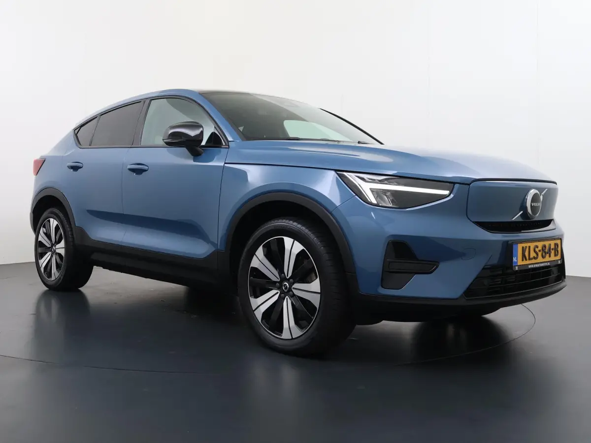 Recharge Core 69 kWh SOH 93%|VOLVO DEALER ONDERHOUDEN| ACHTERUITRIJCAMERA| PANORAMADAK| STOEL + STUURVERWARMING| RIJKLAARPRIJS INCL. 12 MAANDEN BOVAG GARANTIE|