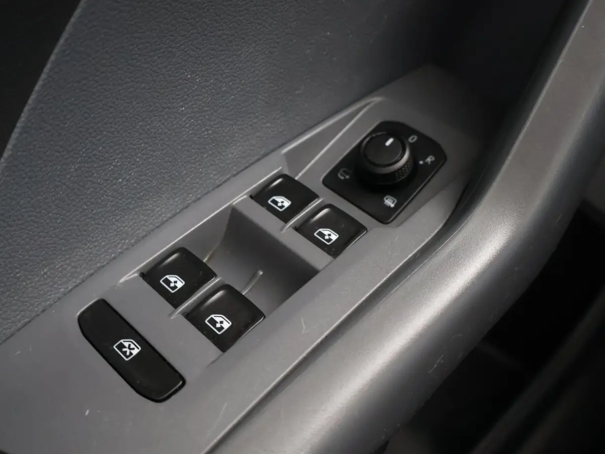 1.0 TSI LIFE + VIRTUAL COCKPIT | NAVIGATIE | ADAPTIVE CRUISE | APPLE CARPLAY | DODEHOEK ASSISTENT