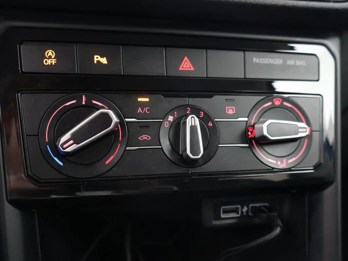 1.0 TSI LIFE + VIRTUAL COCKPIT | NAVIGATIE | ADAPTIVE CRUISE | APPLE CARPLAY | DODEHOEK ASSISTENT