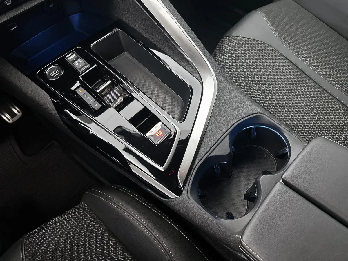 1.2 130pk GT Automaat | Navigatie | Adaptieve Cruise Control | Climate Control | Stoelverwarming | 18"LMV | LED | Dodehoekdetectie |