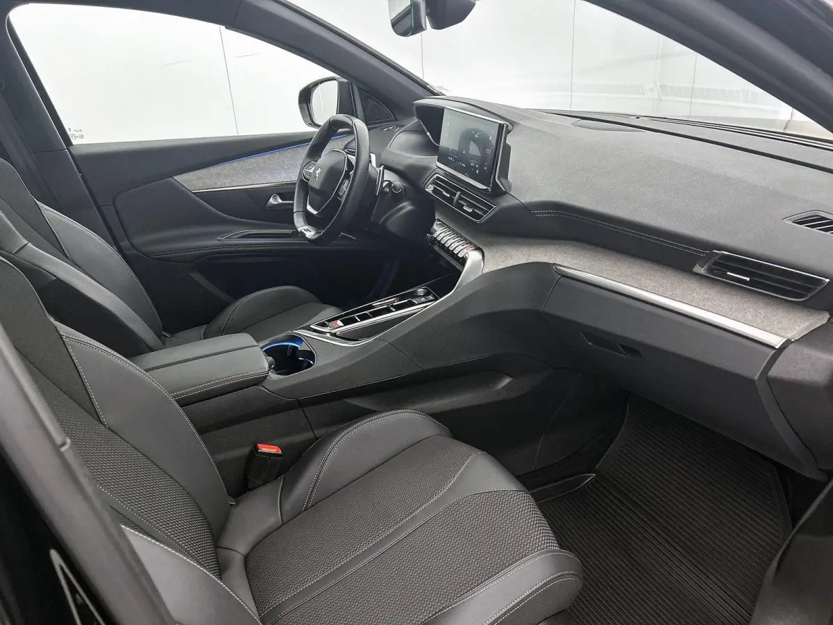 1.2 130pk GT Automaat | Navigatie | Adaptieve Cruise Control | Climate Control | Stoelverwarming | 18"LMV | LED | Dodehoekdetectie |