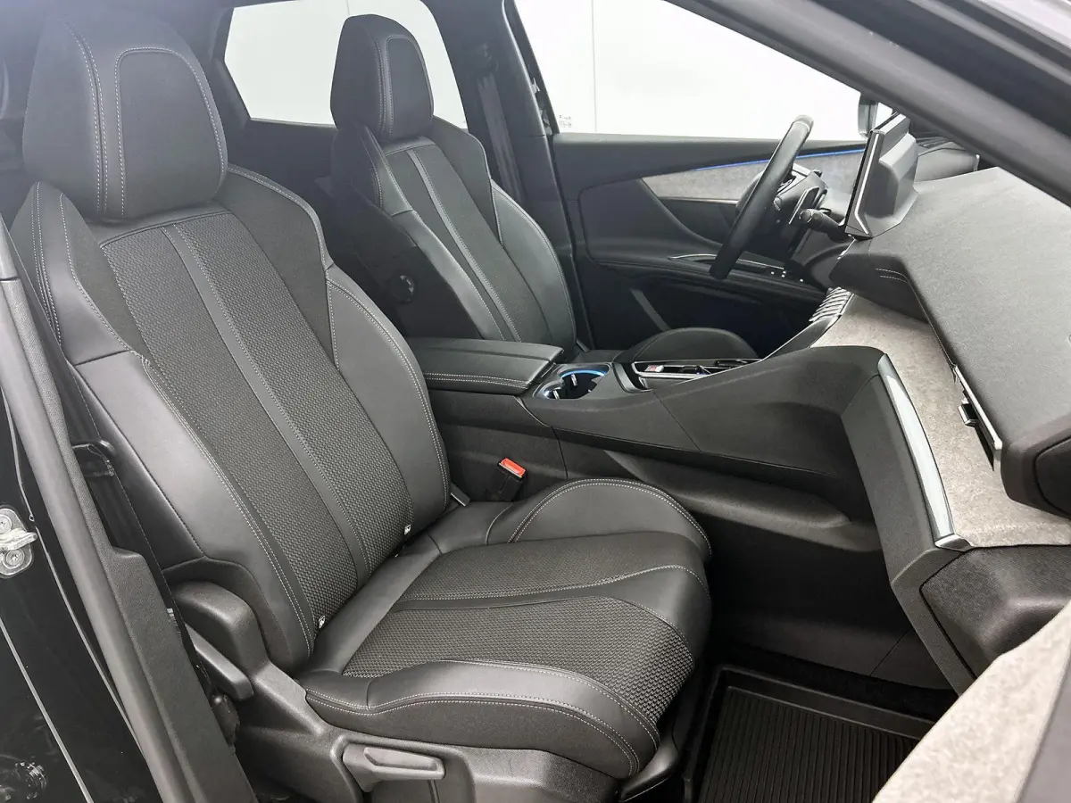 1.2 130pk GT Automaat | Navigatie | Adaptieve Cruise Control | Climate Control | Stoelverwarming | 18"LMV | LED | Dodehoekdetectie |
