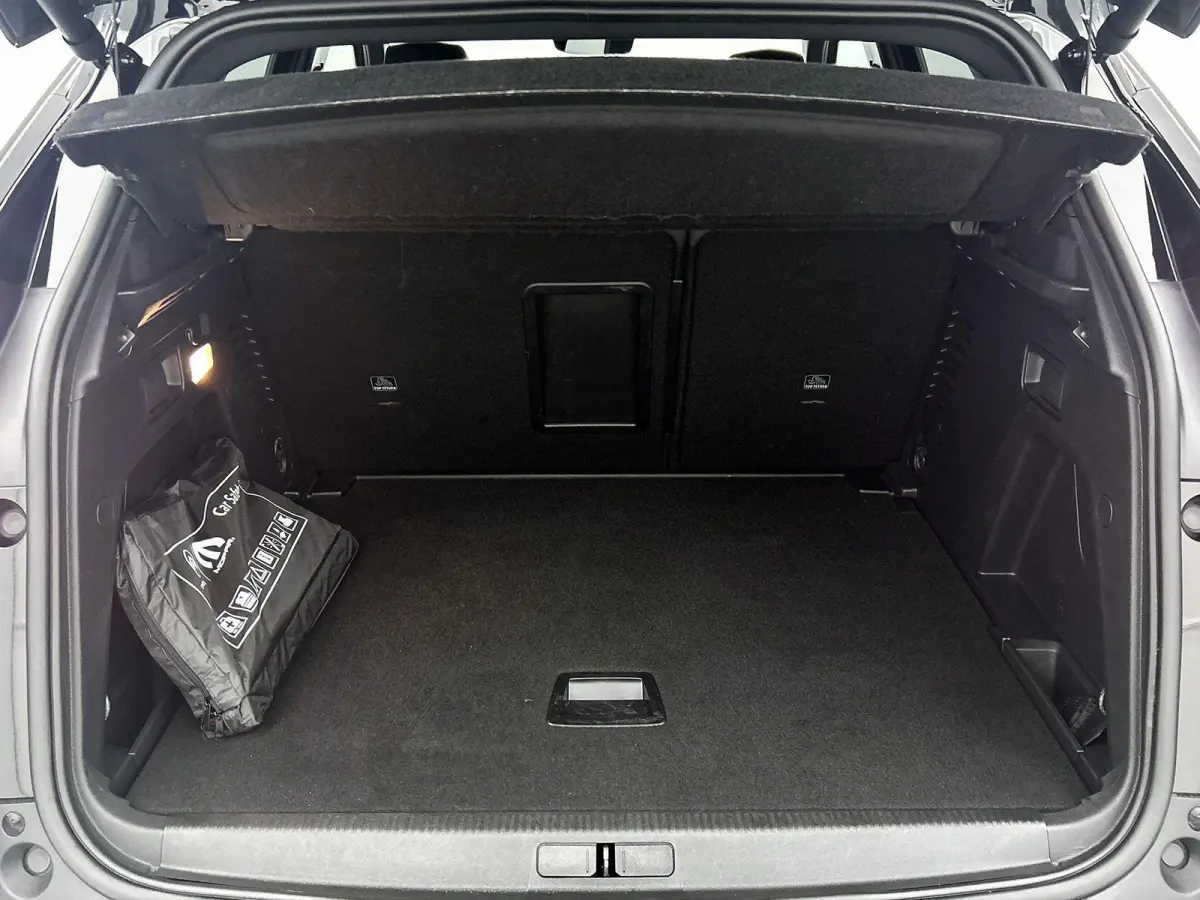 1.2 130pk GT Automaat | Navigatie | Adaptieve Cruise Control | Climate Control | Stoelverwarming | 18"LMV | LED | Dodehoekdetectie |