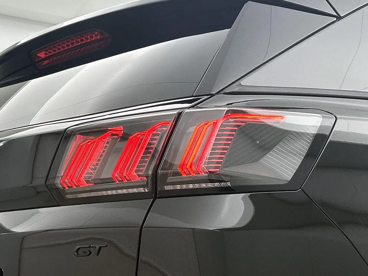 1.2 130pk GT Automaat | Navigatie | Adaptieve Cruise Control | Climate Control | Stoelverwarming | 18"LMV | LED | Dodehoekdetectie |