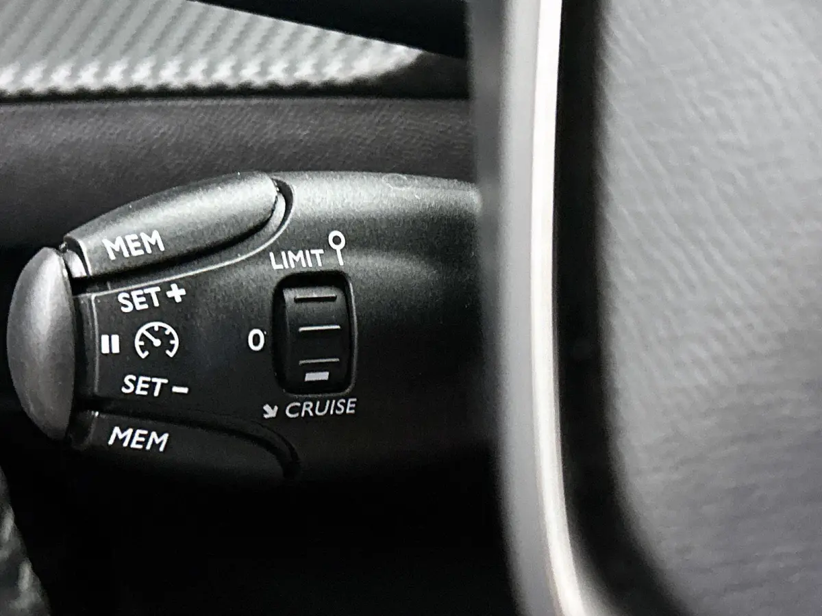 1.2 100pk Style | 1ste Eigenaar | Navigatie | Airco | Cruise Control |  Parkeersensoren | Apple Carplay/Android Auto |