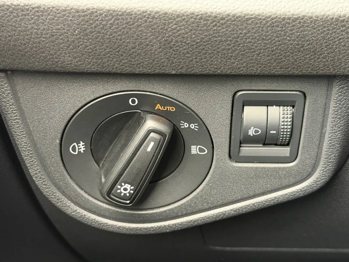 1.0 TSI Life | Climate | Lichtmetalen velgen | Stoelverwarming | Carplay | Navi | Extra getint glas | Rijklaar incl. garantie