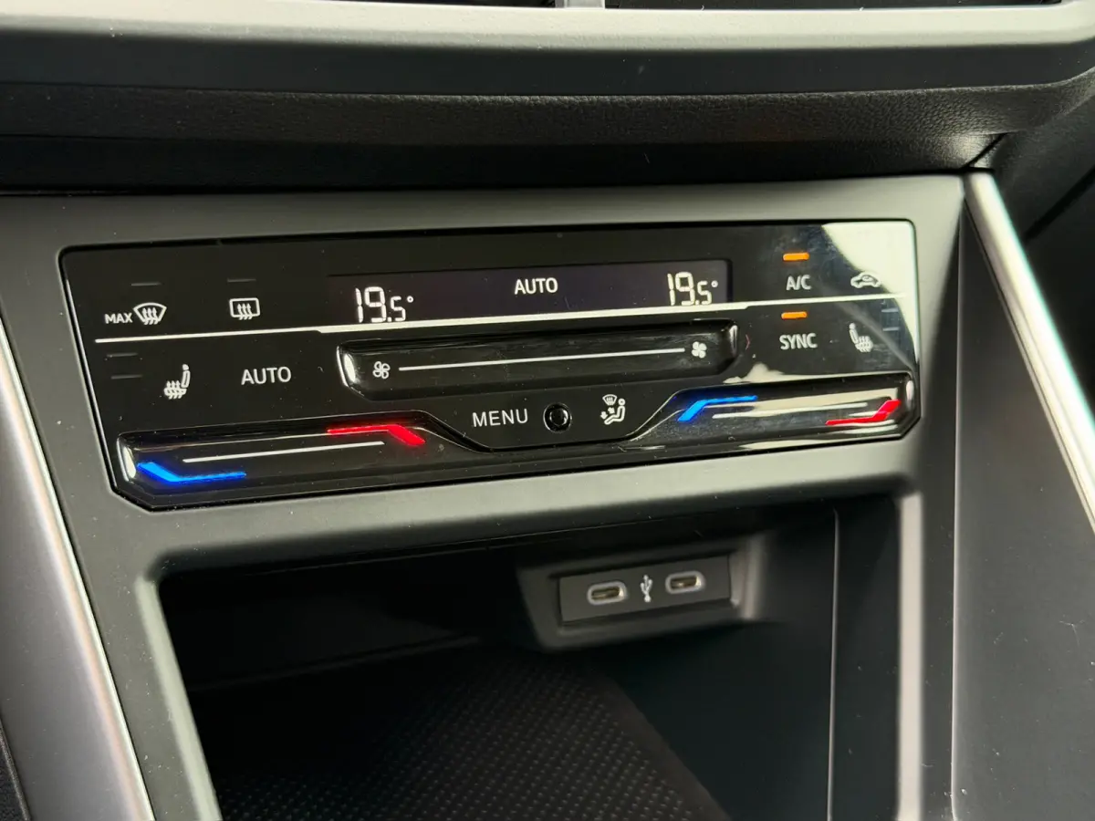 1.0 TSI Life | Climate | Lichtmetalen velgen | Stoelverwarming | Carplay | Navi | Extra getint glas | Rijklaar incl. garantie