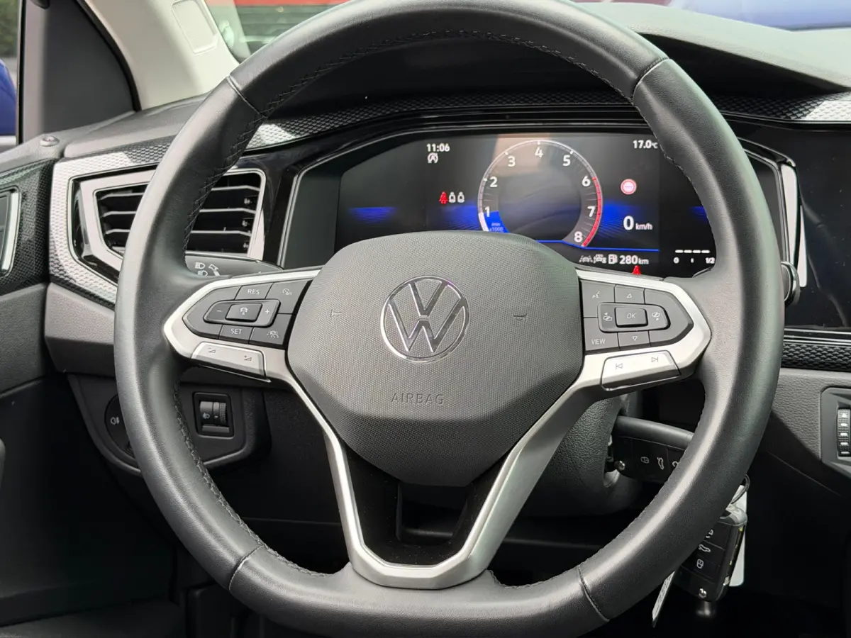 1.0 TSI Life | Climate | Lichtmetalen velgen | Stoelverwarming | Carplay | Navi | Extra getint glas | Rijklaar incl. garantie