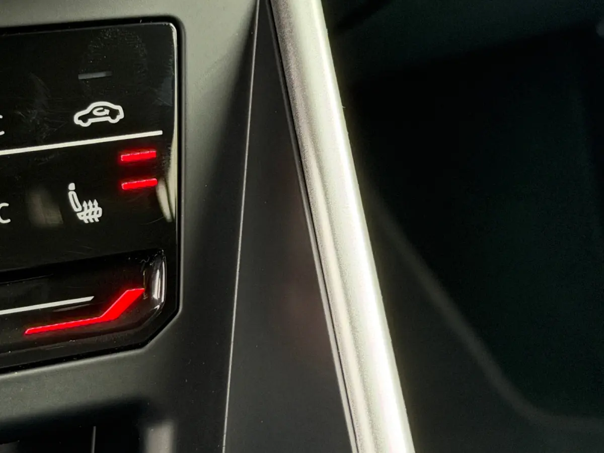1.0 TSI Life | Climate | Lichtmetalen velgen | Stoelverwarming | Carplay | Navi | Extra getint glas | Rijklaar incl. garantie