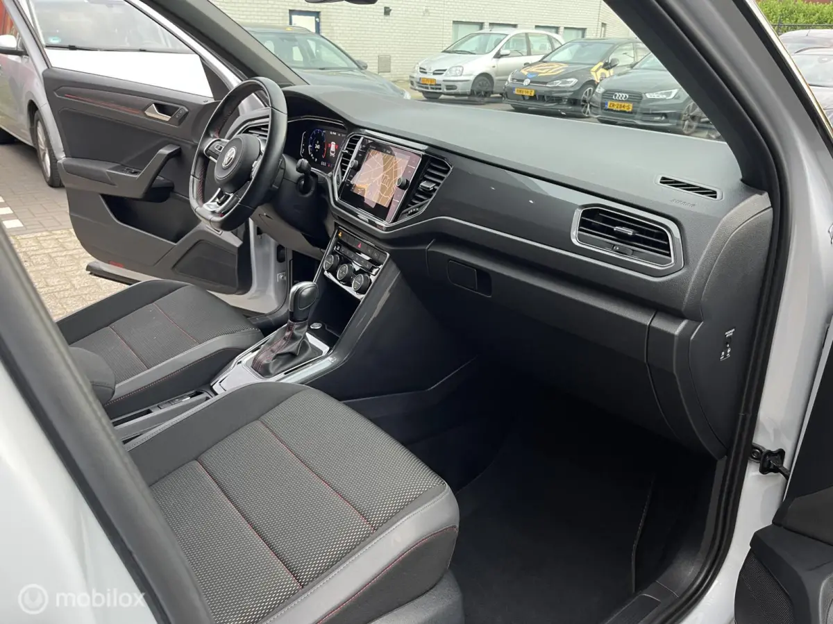 1.5 TSI R-Line LED*CAMERA*ACC*NAVI*CARPLAY*